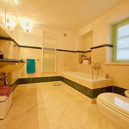 Maison Esse Di Simone & Sonia Pietrasanta